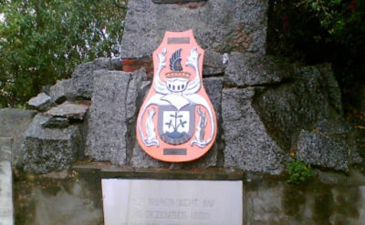 Memorial saved by German consulate Sur in English